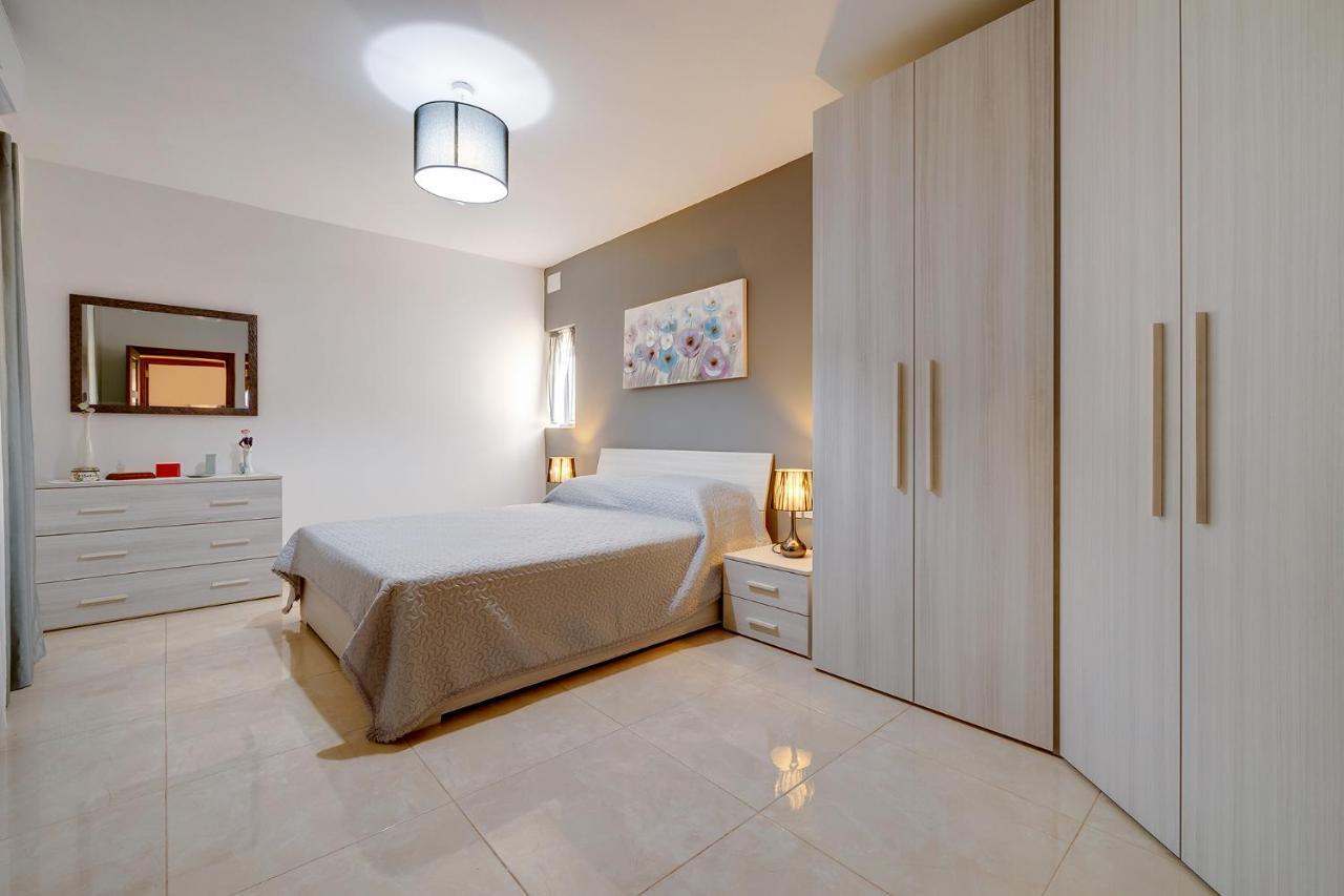 סיינט פול ביי Stylish Bright And Airy Apart In Central Bugibba מראה חיצוני תמונה